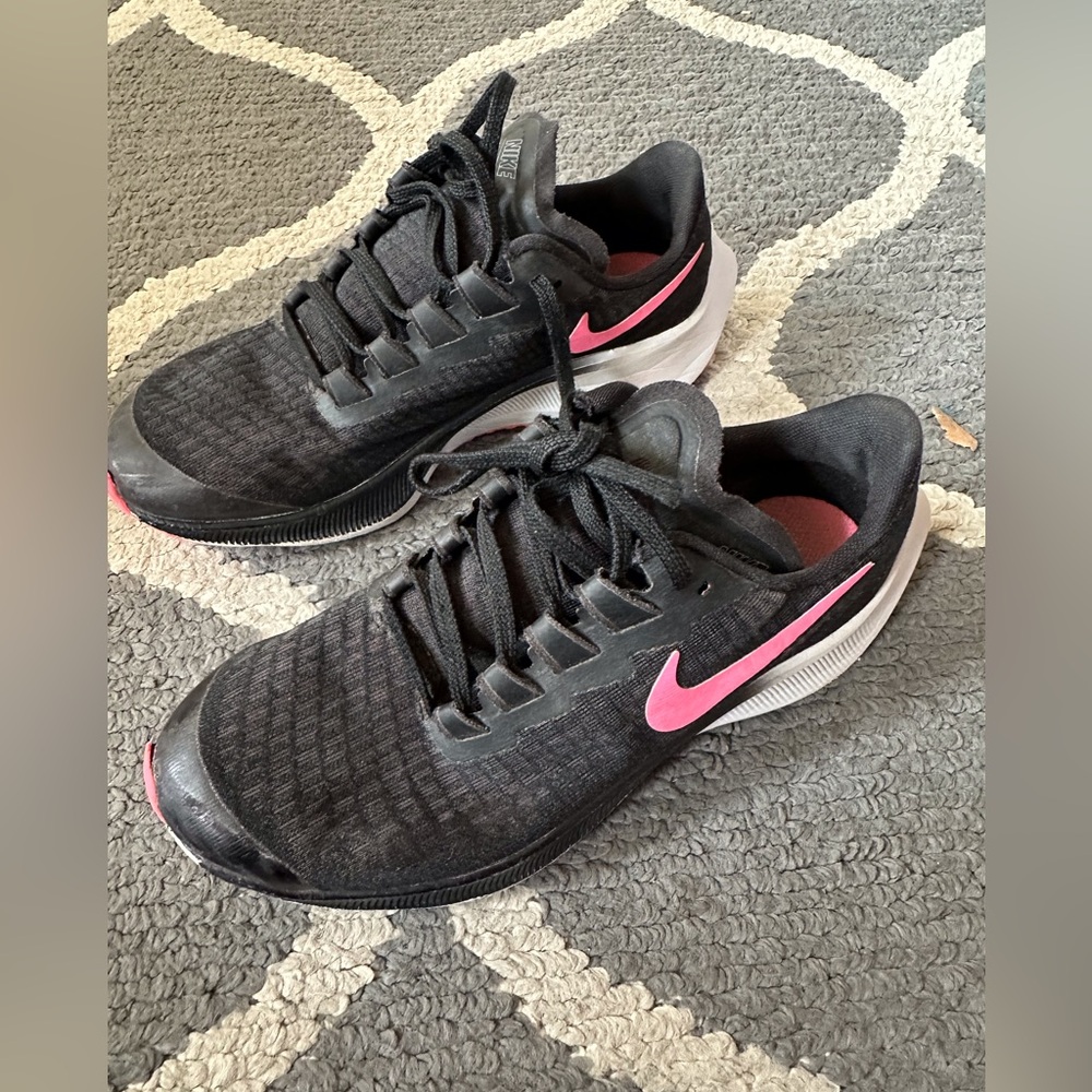 Nike Shoes - Size 4